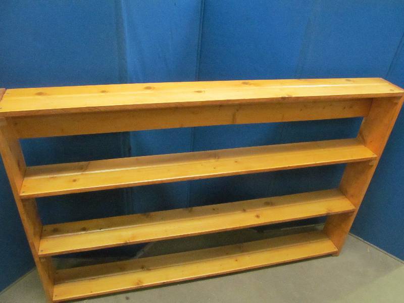 lot 47 image: display shelf