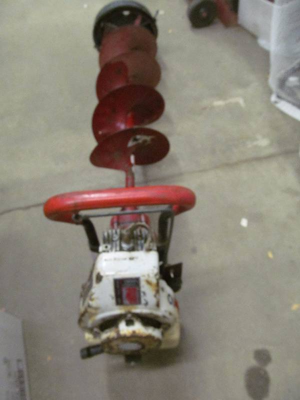 lot 60 image: ice auger