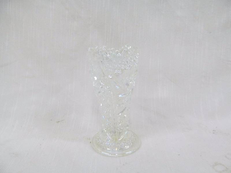 lot 76 image: vintage carnival glass vase