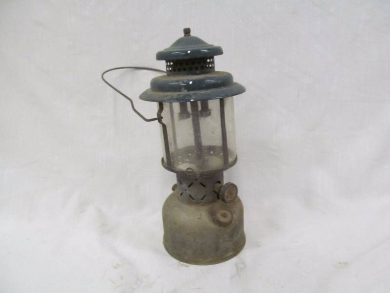 lot 82 image: vintage Coleman lantern