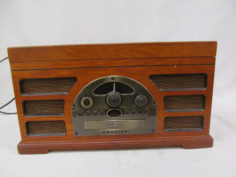 lot 87 image: Crossly radio
