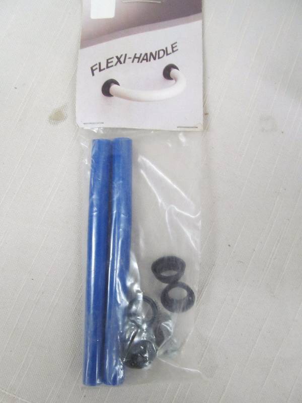 lot 92 image: flexi handles