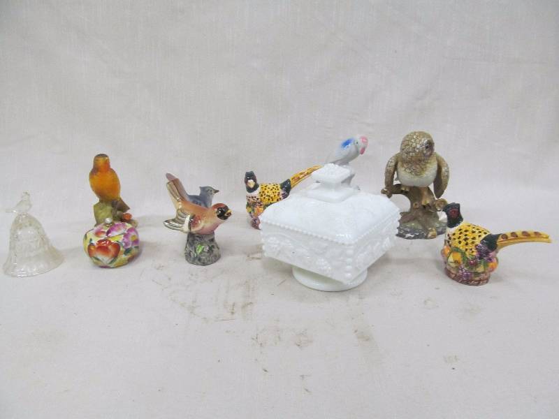 lot 94 image: bird figurines