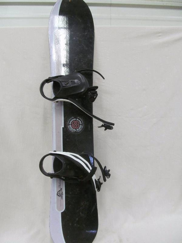 lot 97 image: snowboard