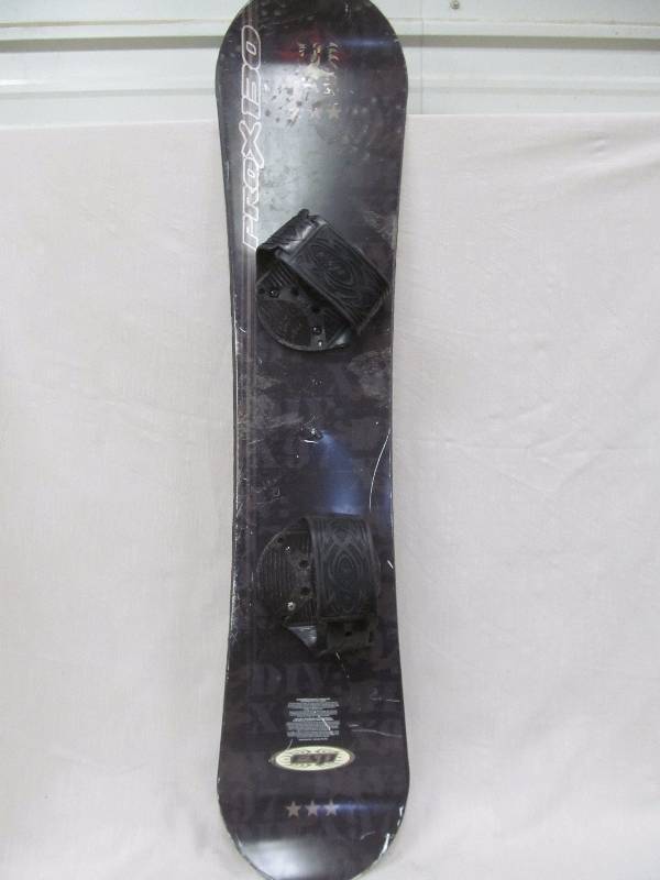 lot 98 image: snowboard
