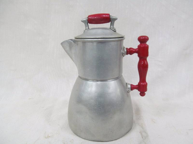 lot 100 image: vintage coffee percolator