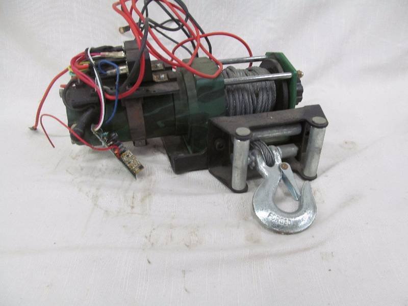 lot 102 image: winch
