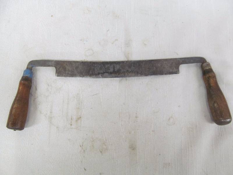 lot 106 image: vintage log trimmer