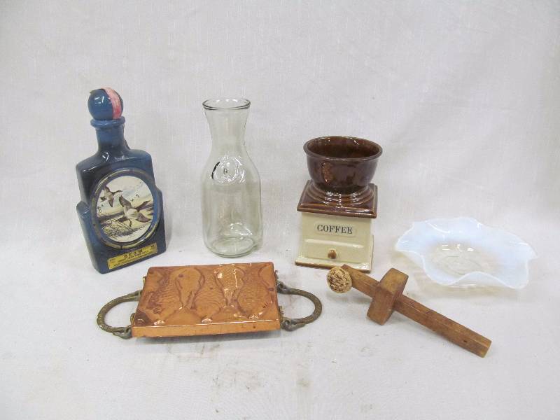 lot 119 image: vintage Jim Beam decanter