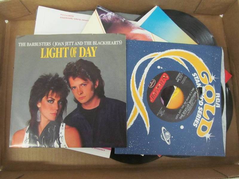 lot 123 image: records 45s