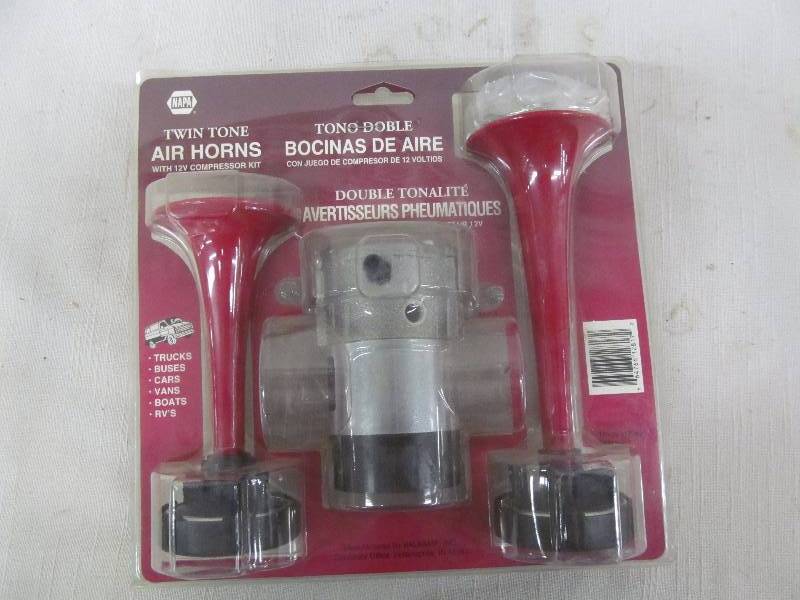 lot 125 image: air horns