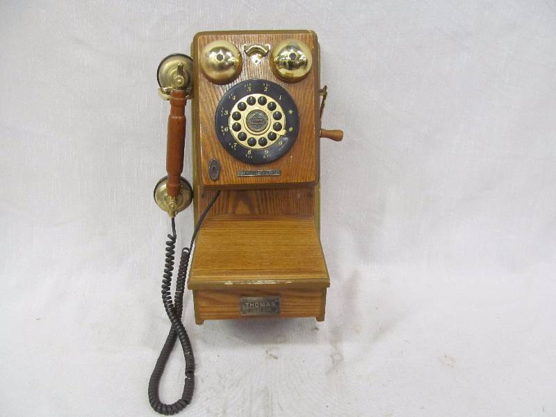 lot 158 image: phone