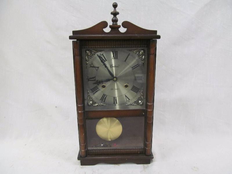 lot 162 image: wall clock