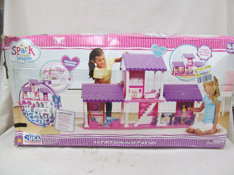 lot 205 image: doll house play set