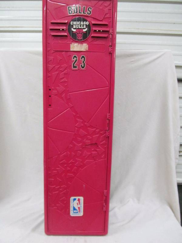 lot 209 image: locker