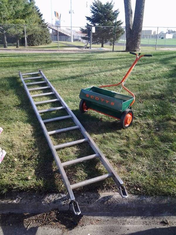 lot 15 image: 12 Aluminum Ladder Section, Scotts Lawn Spreader