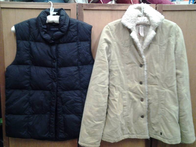 lot 27 image: Lands End Vest, Abercrombie & Fitch Jacket Size Small