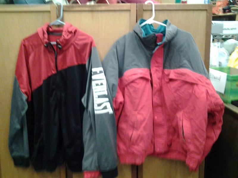 lot 33 image: Mens Everlast Zip Up - Size XXL, Eddie Bauer Jacket - Size XXL