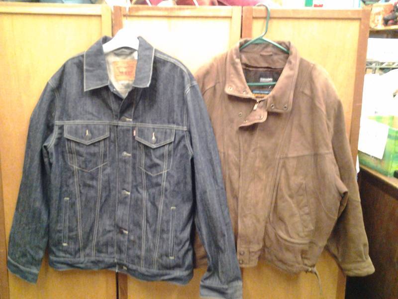 lot 34 image: Levis Jean Jacket - Size 2X, Wilsons Leather Jacket - Size 2X