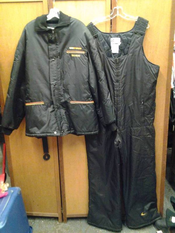 lot 39 image: Vintage Ski Doo Snowmobile Jacket & Bibs (Mens XL )