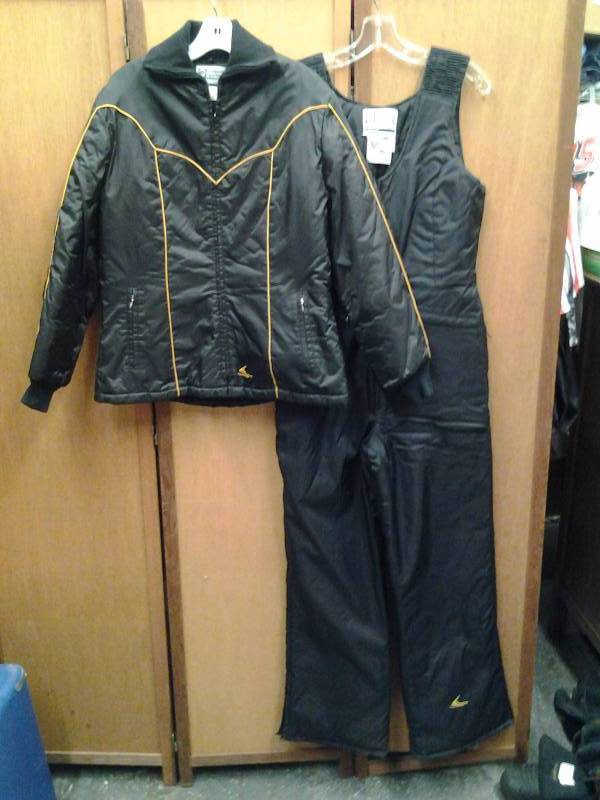 lot 40 image: Vintage Ski Doo Snowmobile Jacket & Bibs (Womens M )