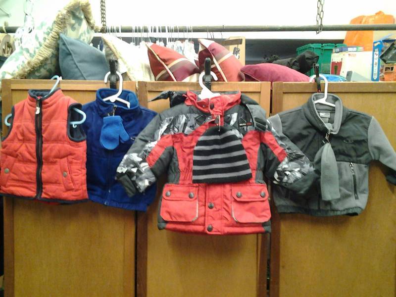 lot 46 image: 4-Boys Size 12 Months (Osh Kosh Jacket, 2-Fleece Jackets, 1-Carters Vest), With Caps & Mittens