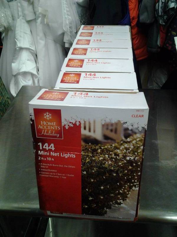 lot 69 image: 8-Boxes Net Lights 2x10 (Clear)