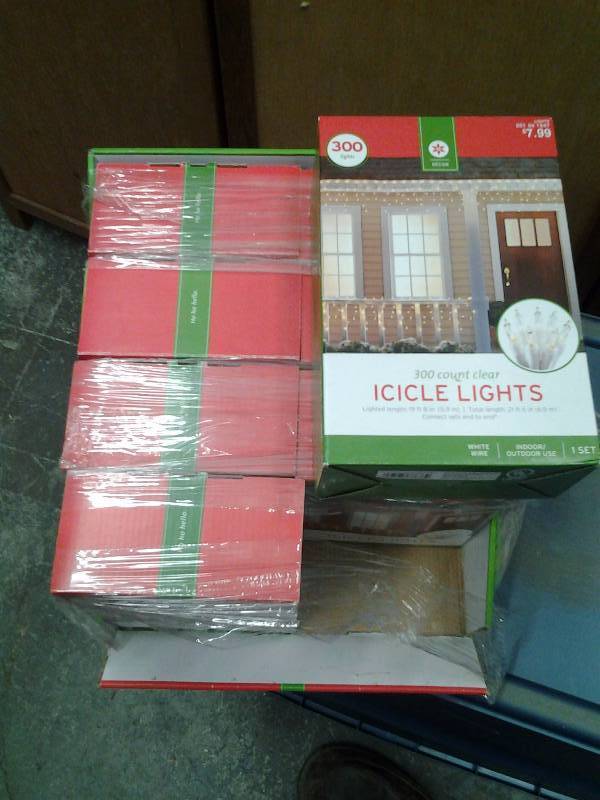 lot 71 image: 11-Boxes Clear Icicle Lights