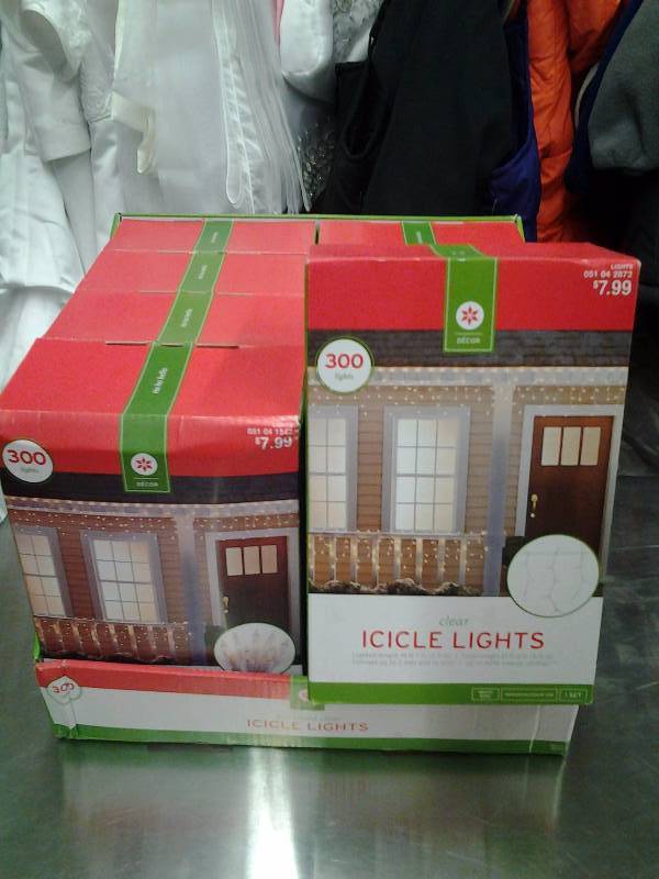 lot 79 image: 8-Boxes 300 Count Clear Icicle Lights