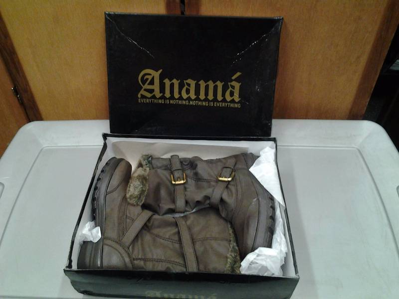 lot 87 image: NEW Anama Winter Boots - Ladies Size 6 (Coffee Color)