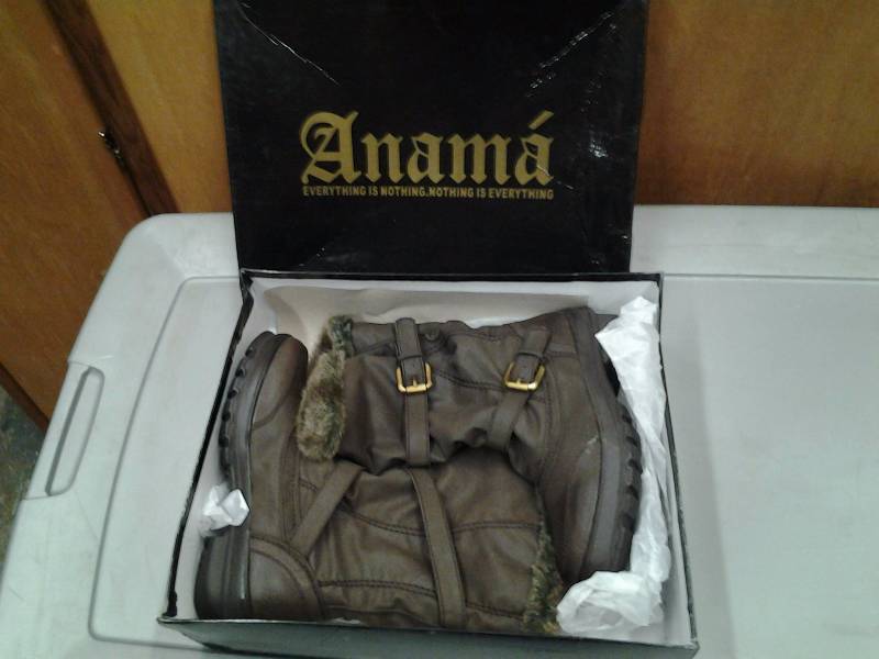 lot 88 image: NEW Anama Winter Boots - Ladies Size 6 (Coffee Color)