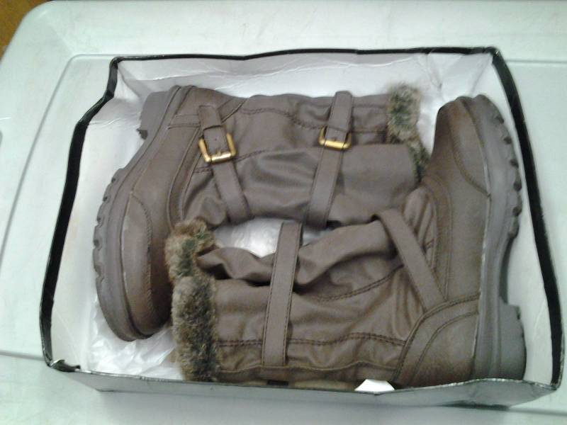 lot 91 image: NEW Anama Winter Boots - Ladies Size 10 (Coffee Color)