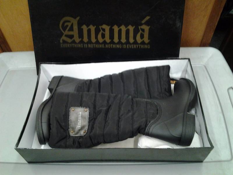 lot 96 image: NEW Anama Winter Boots - Ladies Size 6 (Black)