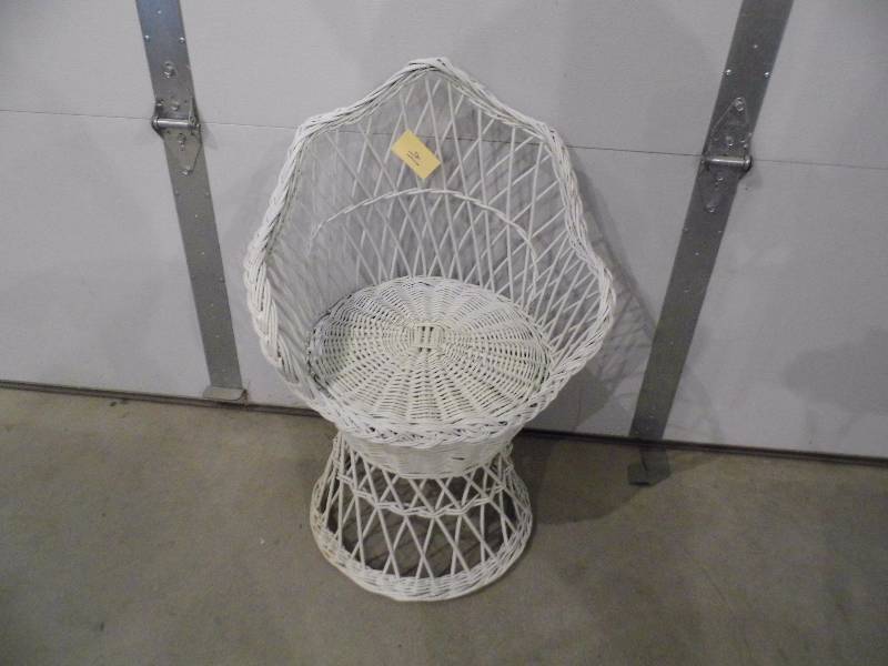 Small White Wicker Chair