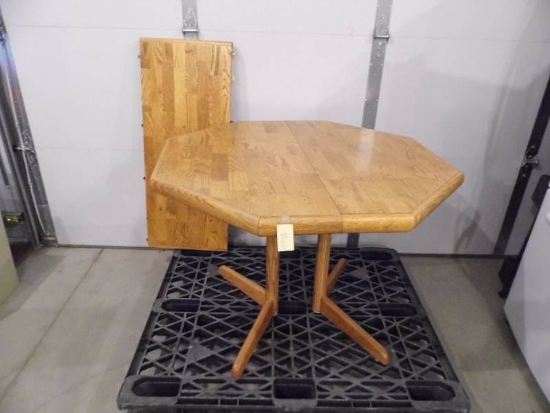 Table & Chairs