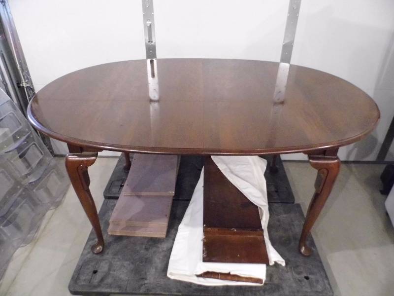 Table & Chairs