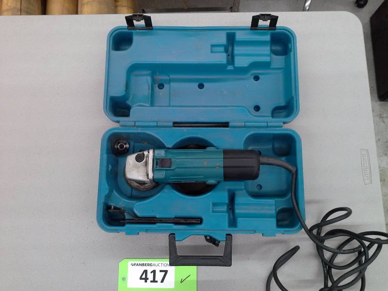 lot 417 image: Makita Model 9550H 4 Grinder