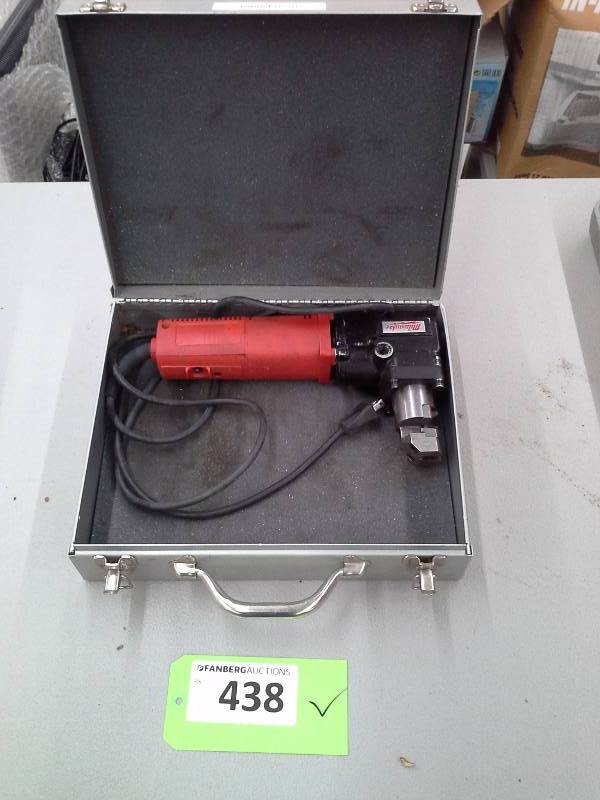 lot 438 image: Milwaukee 10 Gage Nibbler