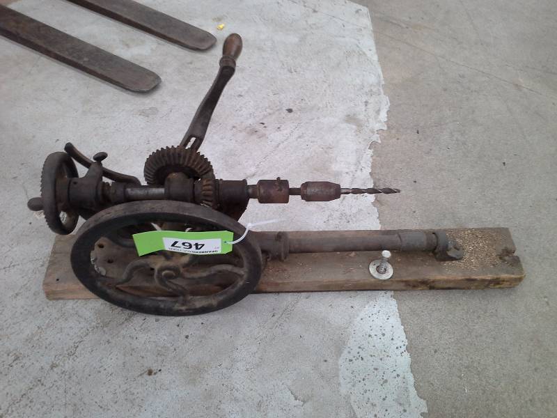 lot 467 image: Antique Drill