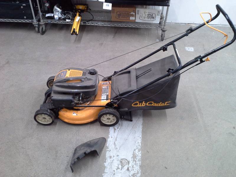 lot 476 image: Cub Cadet OHV Lawn Mower