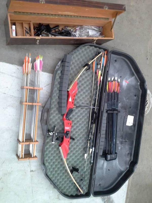 lot 484 image: Archery Lot