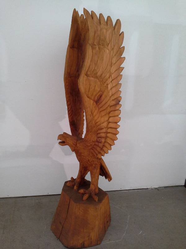 lot 702 image: Wooden Eagle Carved Sculpture (Smaller)