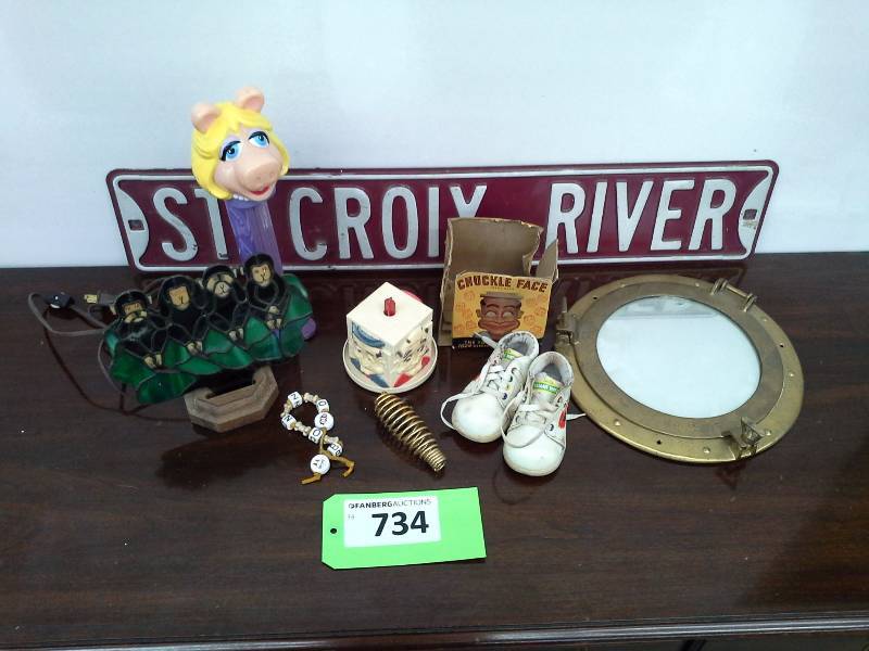 lot 734 image: Misc. Collectables Lot