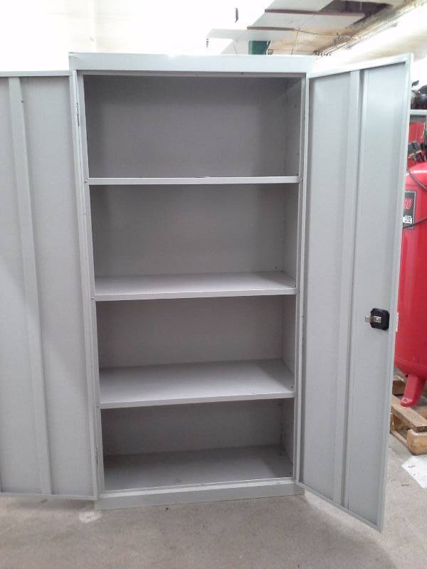 lot 501 image: Metal Cabinet