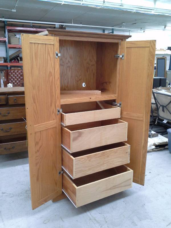 lot 503 image: Wooden CabinetDrawers