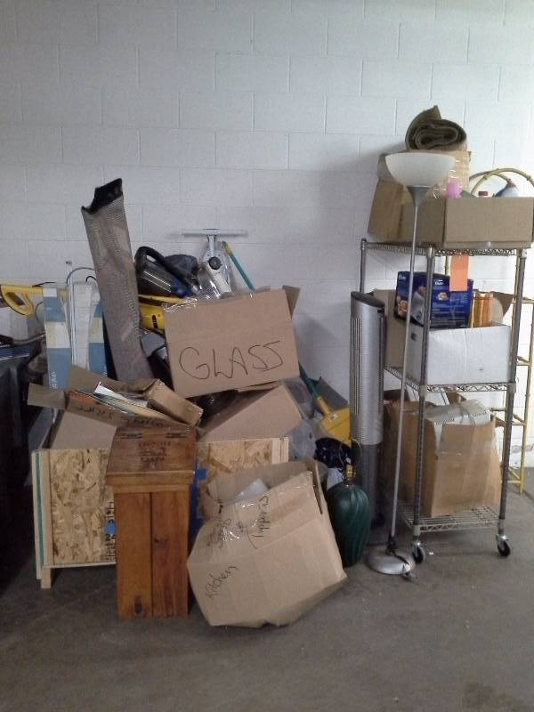 lot 522 image: Super Mega Household Items Lot