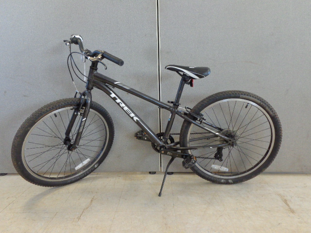 lot 11 image: TREK Precaliber Bicycle