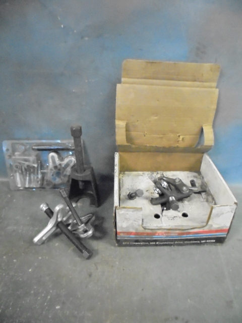 lot 18 image: Crankshaft Removerinstaller kit
