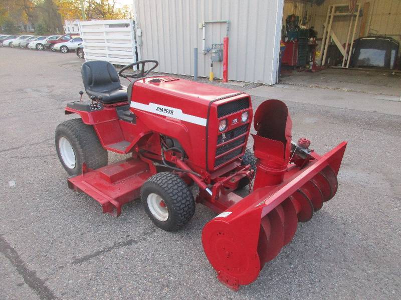 lot 4 image: Snapper Mower