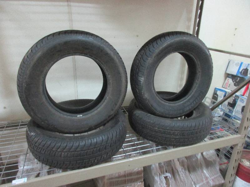 lot 15 image: Prime Well Tires